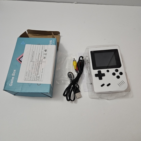 Portable Videogame console - Picture 5 of 5